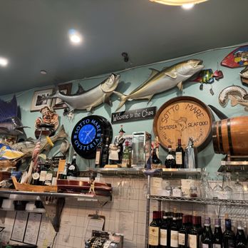 Sotto Mare - Wall Behind Counter - Seafood Near Me - San Francisco, California Sotto Mare - Wall Behind Counter - Seafood Near Me - San Francisco, California