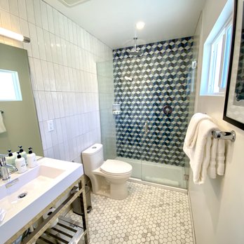 The Cole - Gorgeous bathroom with rain shower head - Hotels Near Me - Palm Springs, California The Cole - Gorgeous bathroom with rain shower head - Hotels Near Me - Palm Springs, California