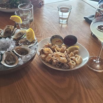 Moonraker Restaurant - Left to right: Grand Platter (Half order), Crispy Calamari, Spritzfaced Oceanside cocktail. - New American Near Me - Pacifica, California