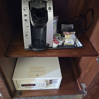 DoubleTree by Hilton Hotel Jacksonville Riverfront - The Keurig with our broken safe - Hotels Near Me - Jacksonville, Florida DoubleTree by Hilton Hotel Jacksonville Riverfront - The Keurig with our broken safe - Hotels Near Me - Jacksonville, Florida