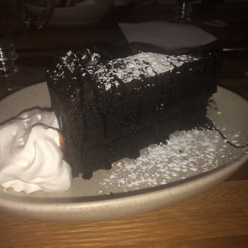 105-Ten Bar & Grill - Chocolate cake - Bars Near Me - Briarcliff Manor, New York