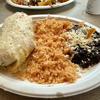 Serg's Mexican Kitchen - Burrito with Chopped chicken with rice & black beans - Food Trucks Near Me - Honolulu, Hawaii Serg's Mexican Kitchen - Burrito with Chopped chicken with rice & black beans - Food Trucks Near Me - Honolulu, Hawaii