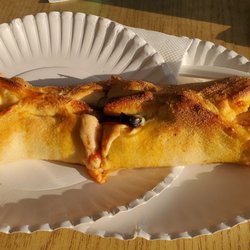 Bonello's New York Pizza - Happy Roll my favorite item