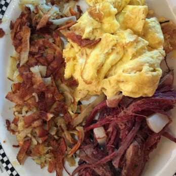 Black Bear Diner Tracy - Corned beef hash! - American Near Me - Tracy, California