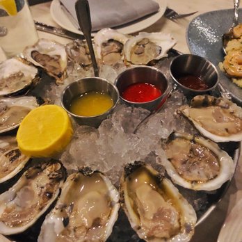 La Vie - Dozen oysters - Cocktail Bars Near Me - Washington, DC, District of Columbia
