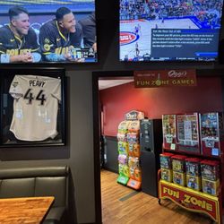 Oggi's Sports | Brewhouse |Pizza - Lil arcarde