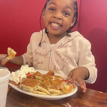 Maple Leaf Diner - Kid Pancake Breakfast - American Near Me - Dallas, Texas Maple Leaf Diner - Kid Pancake Breakfast - American Near Me - Dallas, Texas