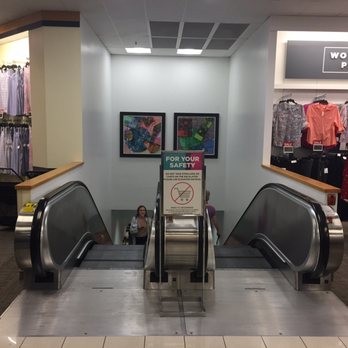 Kohl's - Kohl's Fairview Park escalators - Department Stores Near Me - FAIRVIEW PARK, Ohio