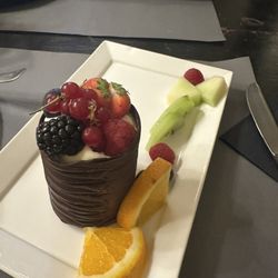 Bizarr Lier - Chocolate and fruit desert