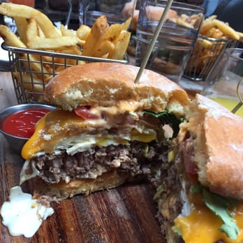 Tavern29 - Hangover burger without bacon - Breakfast & Brunch Near Me - New York, New York Tavern29 - Hangover burger without bacon - Breakfast & Brunch Near Me - New York, New York