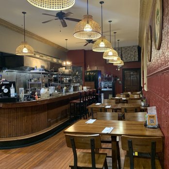 Niuda Noodle & Sushi - Dining area - Sushi Bars Near Me - Middletown, Connecticut Niuda Noodle & Sushi - Dining area - Sushi Bars Near Me - Middletown, Connecticut