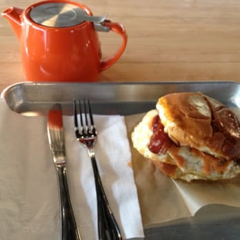Lincoln Station - Breakfast egg sandwich - Coffee & Tea Near Me - Brooklyn, New York Lincoln Station - Breakfast egg sandwich - Coffee & Tea Near Me - Brooklyn, New York