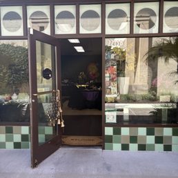 Exterior photo of Sips Global Teas - Alameda, California Exterior photo of Sips Global Teas - Alameda, California