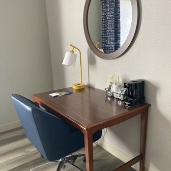 Hampton Inn Medford - Cheeky little work lamp! - Hotels Near Me - Medford, Oregon Hampton Inn Medford - Cheeky little work lamp! - Hotels Near Me - Medford, Oregon