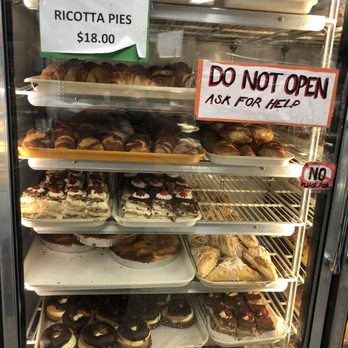 Bova's Bakery - Bakeries Near Me - Boston, Massachusetts