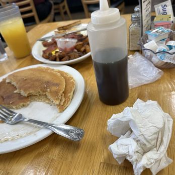 Cafe 393 on Main - pancakes, eggs and bacon - Breakfast & Brunch Near Me - Hendersonville, Tennessee