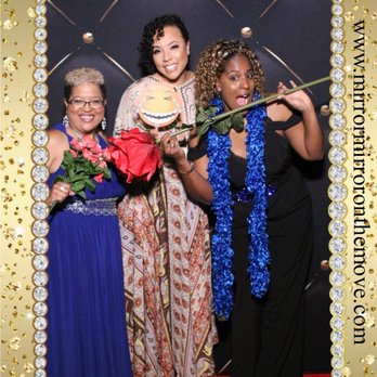 Mirror Mirror on the Move Photo Booths - Photo Booth Rentals Near Me Mirror Mirror on the Move Photo Booths - Photo Booth Rentals Near Me