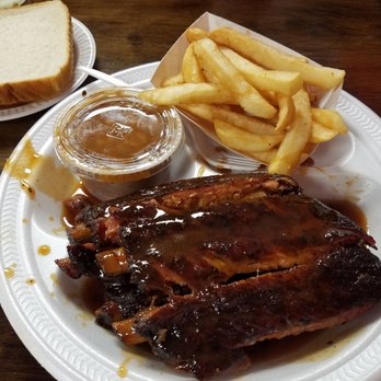 Cozy Corner Restaurant - 6-rib plate - Barbeque Near Me - Memphis, Tennessee