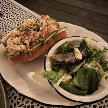 High Tide - Lobster Roll - Cocktail Bars Near Me - Brooklyn, New York High Tide - Lobster Roll - Cocktail Bars Near Me - Brooklyn, New York
