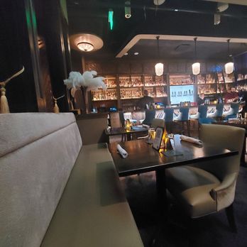 18th & 21st - Inside the venue - Cocktail Bars Near Me - Columbia, Maryland