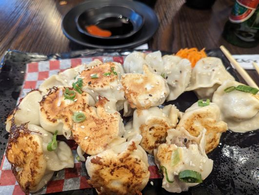 Le Petit Coin Dumpling by null