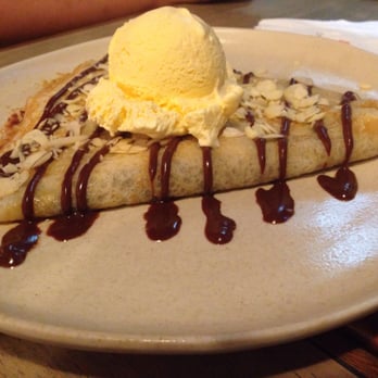 Crepe Amélie - This fat and filling s'mores crepe encouraged me to give 4 stars instead of 3. SO GOOD - Creperies Near Me - Makati, NCR