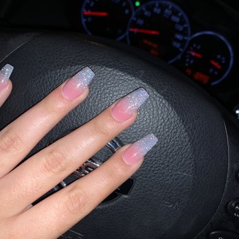 Blossom Nail Spa - Ombré glitter Acrylic Naila - Nail Salons Near Me - Riverview, Florida