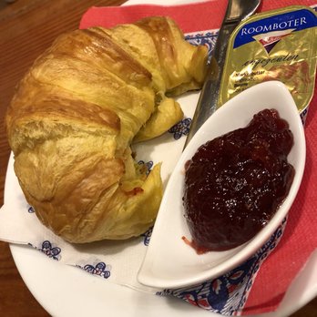 Omelegg De Pijp - Croissant with Butter and Jam (5/5) - Breakfast & Brunch Near Me - Amsterdam, New Hampshire Omelegg De Pijp - Croissant with Butter and Jam (5/5) - Breakfast & Brunch Near Me - Amsterdam, New Hampshire