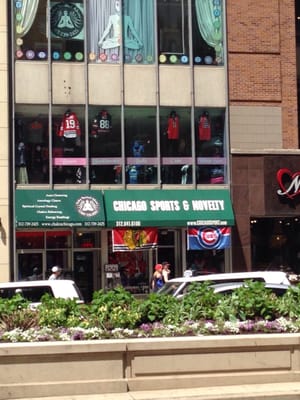 Chicago Sports & Novelty by null