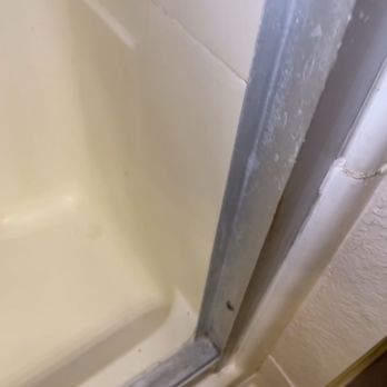 Crow Canyon Apartments - Shower area - Apartments Near Me - San Ramon, California