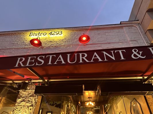 Bistro 4293 by null