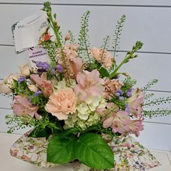 Best Wishes Flowers & Gifts - Love this sweet birthday arrangement