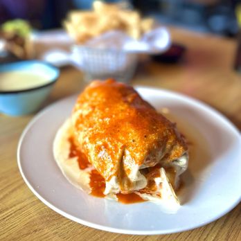 La Perla Tapatía Mexican Restaurant - Fajita Burrito - Latin American Near Me - Eustis, Florida