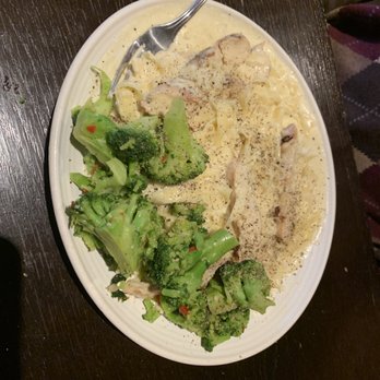 Carrabba's Italian Grill - Fettuccine Carrabba with Sauted Broccoli - Italian Near Me - Concord, North Carolina