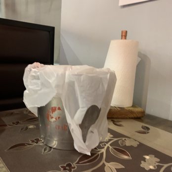 Crafty Crab - Trash and napkins for seafood boil - Seafood Near Me - Minneapolis, Minnesota