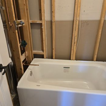 Franco's Plumbing - Tub/shower rough in with steel porcelain tub - Water Heater Installation/Repair Near Me - Atlanta, Georgia Franco's Plumbing - Tub/shower rough in with steel porcelain tub - Water Heater Installation/Repair Near Me - Atlanta, Georgia