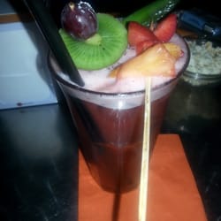 Dadaumpa - Dada sweet: cocktail analcolico con succo d'arancia, d'ananas e purè di fragola. Dolce e delicato.