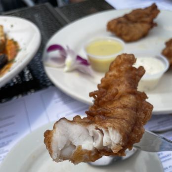 Flying Fish & Grill - Seafood Near Me - Half Moon Bay, California