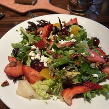 LongHorn Steakhouse - Strawberry & Pecan Salad. - Steakhouses Near Me - Denton, Texas LongHorn Steakhouse - Strawberry & Pecan Salad. - Steakhouses Near Me - Denton, Texas
