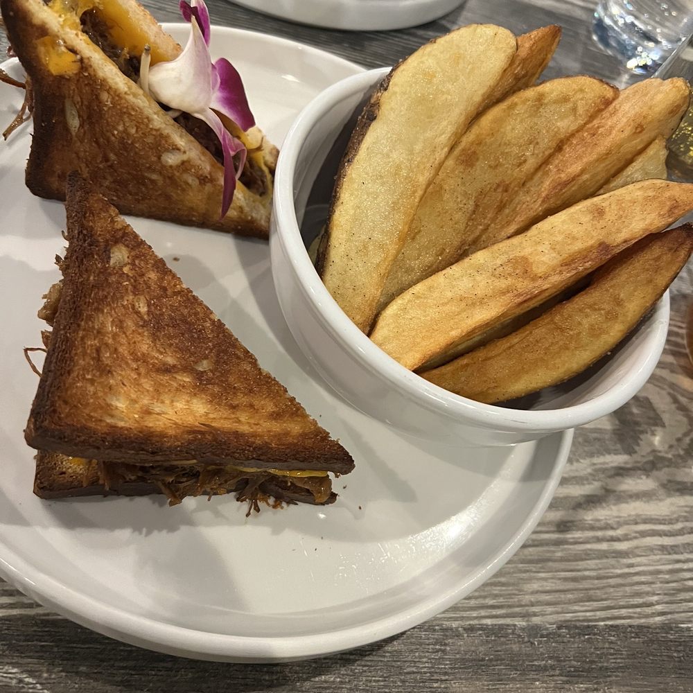 Sweet T's Southern Eatery - Short Rib Grilled Cheese with Fried Potato Wedges - Soul Food Near Me - Montclair, New Jersey Sweet T's Southern Eatery - Short Rib Grilled Cheese with Fried Potato Wedges - Soul Food Near Me - Montclair, New Jersey