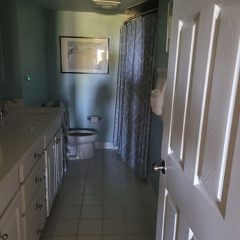 Tybee Beach Vacation Rentals - Master bathroom fort screven villas 102 - Property Management Near Me - Tybee Island, Georgia