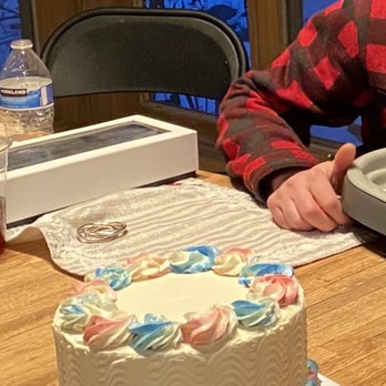 Ana's Cakes and Bakery - Gender reveal cake - Bakeries Near Me - Crystal Lake, Illinois