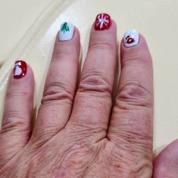 Holiday nail art by Helen Holiday nail art by Helen