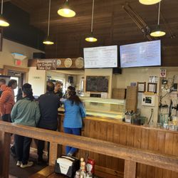 Leek's Pizzeria - Counter