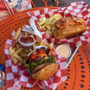 Fat Cheeks Hawaii - Lobster cheeseburger and lobster butter roll - Sandwiches Near Me - Honolulu, Hawaii