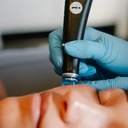 Collage Spa - Hydrafacial service