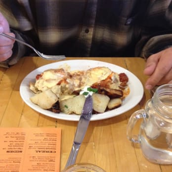 Jelly - Haco Chili Benedict - Breakfast & Brunch Near Me - Denver, Colorado
