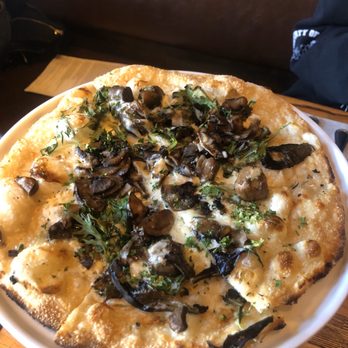 Bacari GDL - Smoked Mushroom Pizza - Mediterranean Near Me - Glendale, California