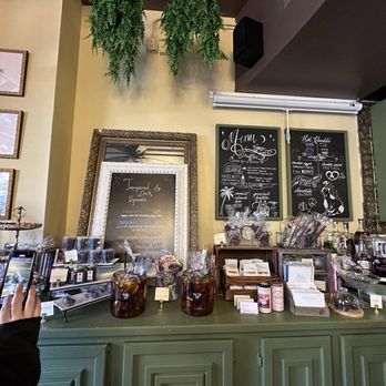Tempered Fine Chocolates - Chocolatiers & Shops Near Me - Nashville, Tennessee Tempered Fine Chocolates - Chocolatiers & Shops Near Me - Nashville, Tennessee