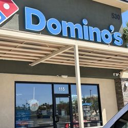 Domino's - Store front